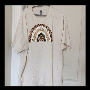 Gildan Ultra Cotton Cream Graphic T-Shirt with a Animal Print Rainbow 3XL